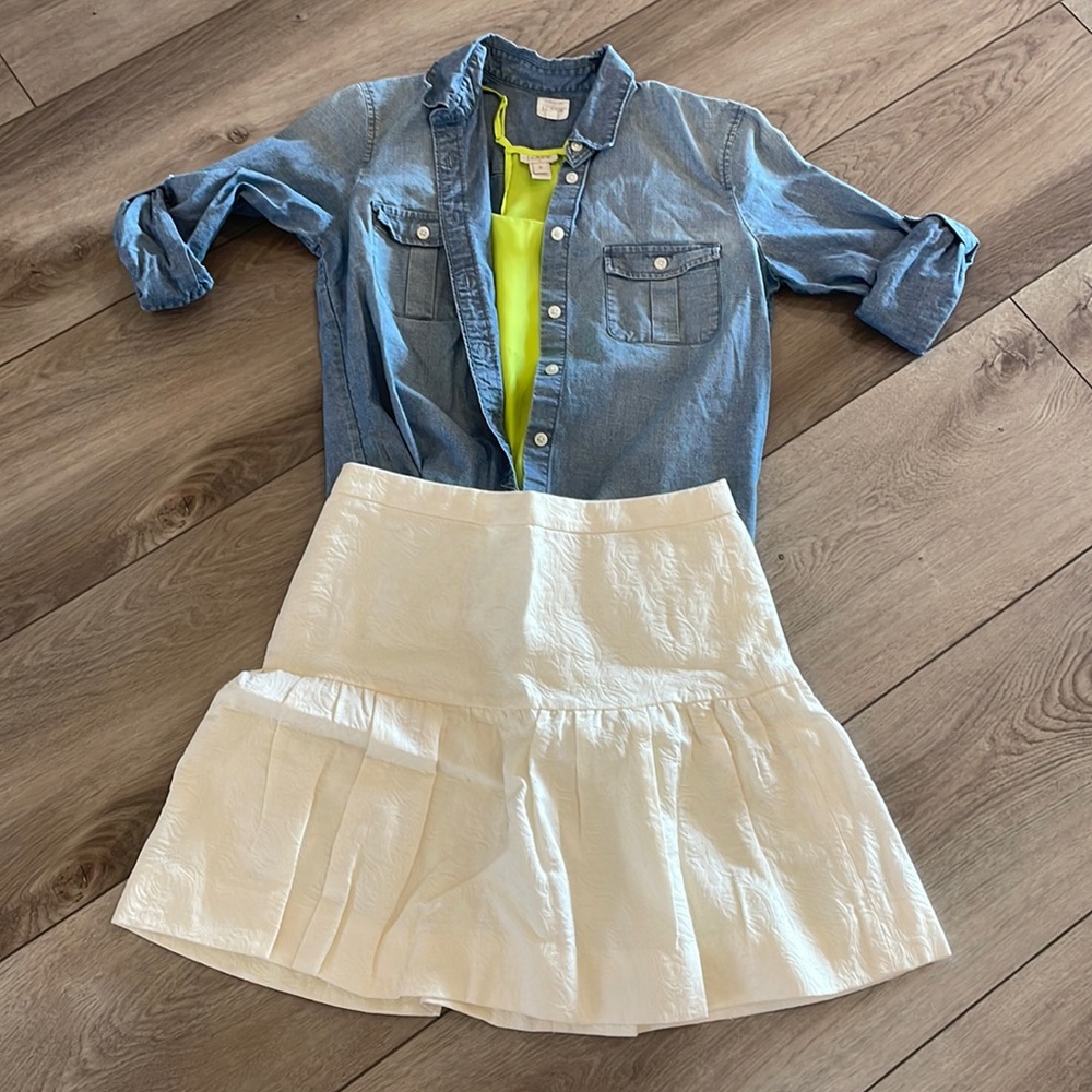 J CREW cream floral textured skirt - neon green tank - denim button down 0/0/xs